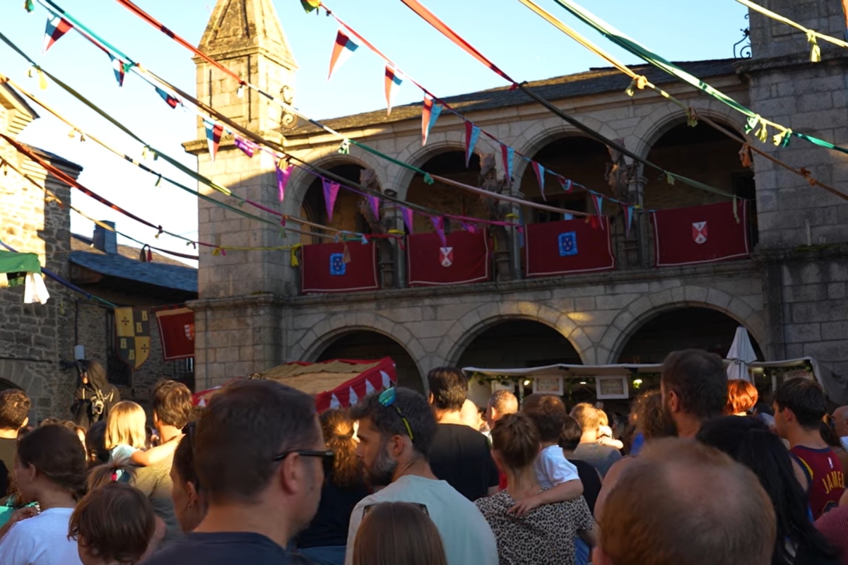 El mercado medieval que este fin de semana convierte una de las villas m�s bonitas de Espa�a en un escenario de caballeros, bufones y brujas