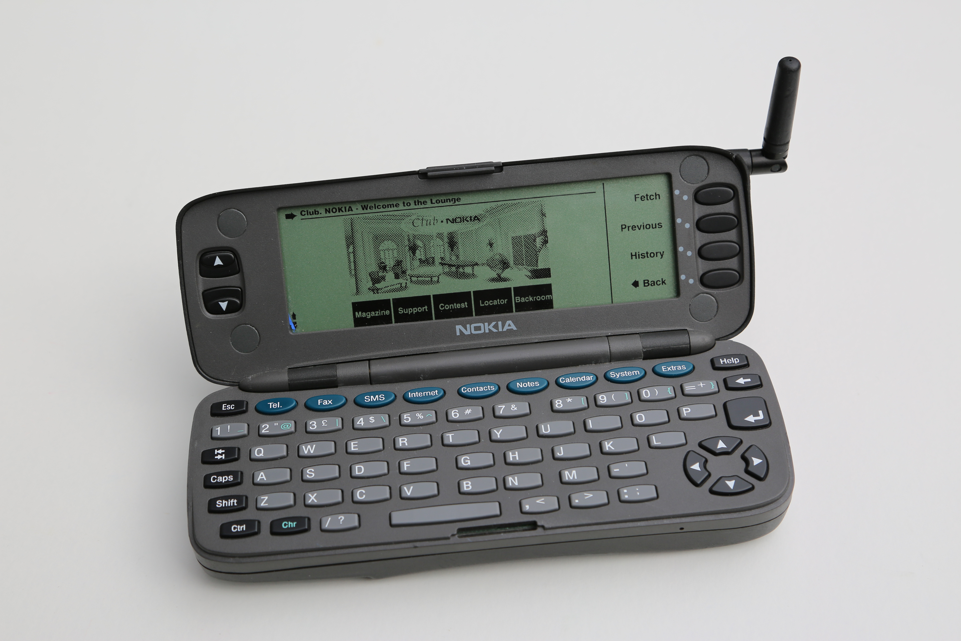 Vista del Nokia 9000 Communicator, considerado el primer "smartphone" de la historia.