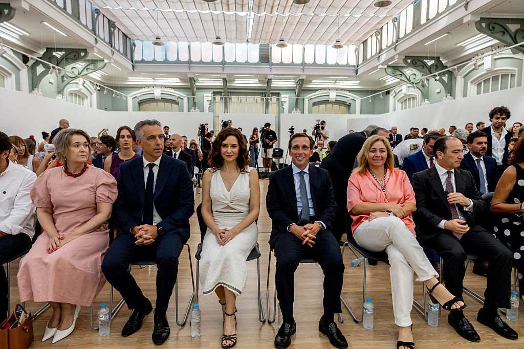 El vestido de Ayuso en la Paloma que ha encendido la red