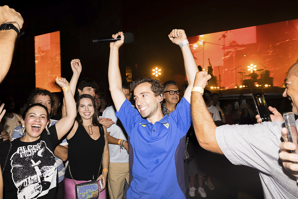 Rivas, en mitad del público, en el tramo final del show