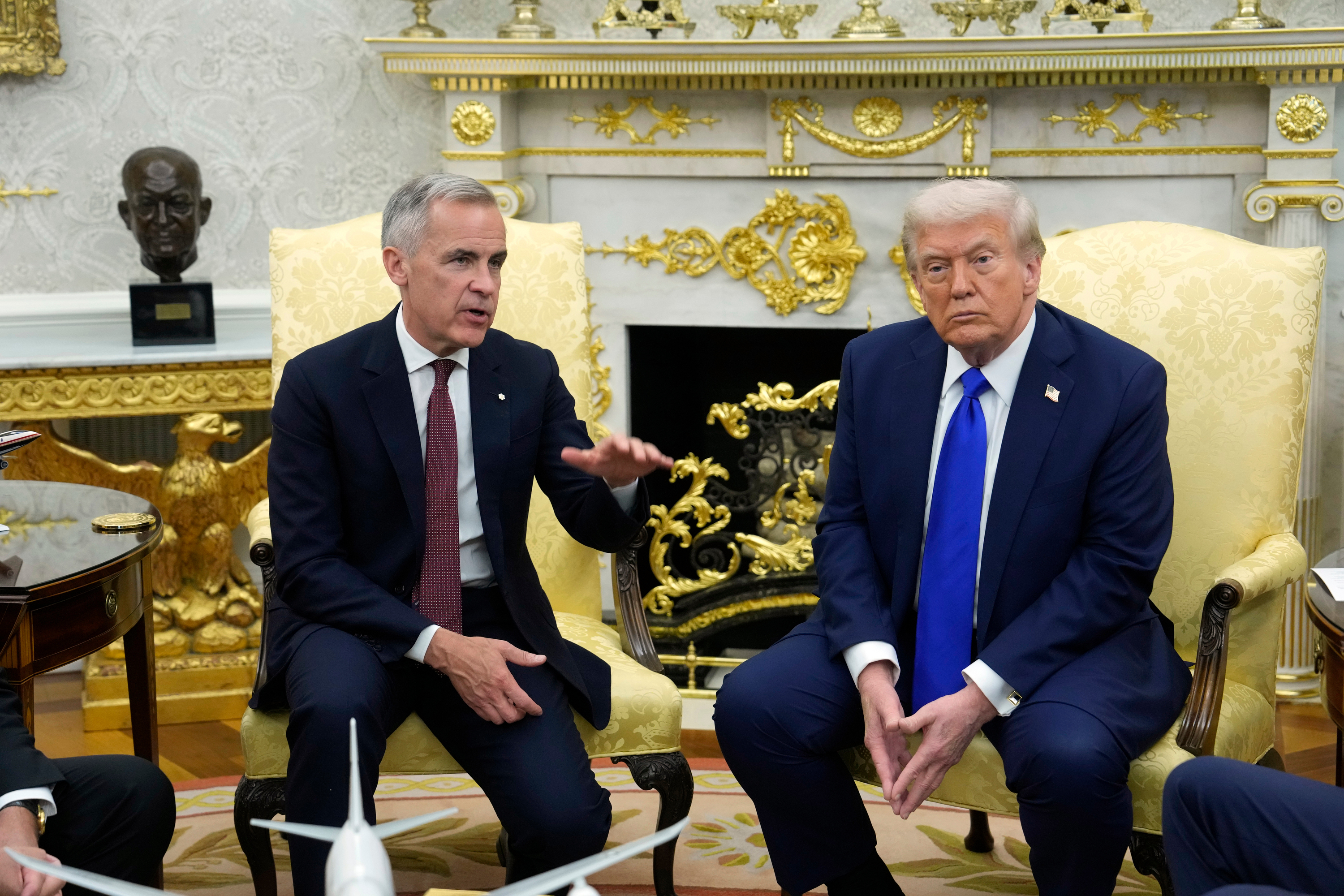 El primer ministro de Canadá, Mark Carney, y el presidente Donald Trump ofrecen una conferencia de prensa en la Casa Blanca en 2025.