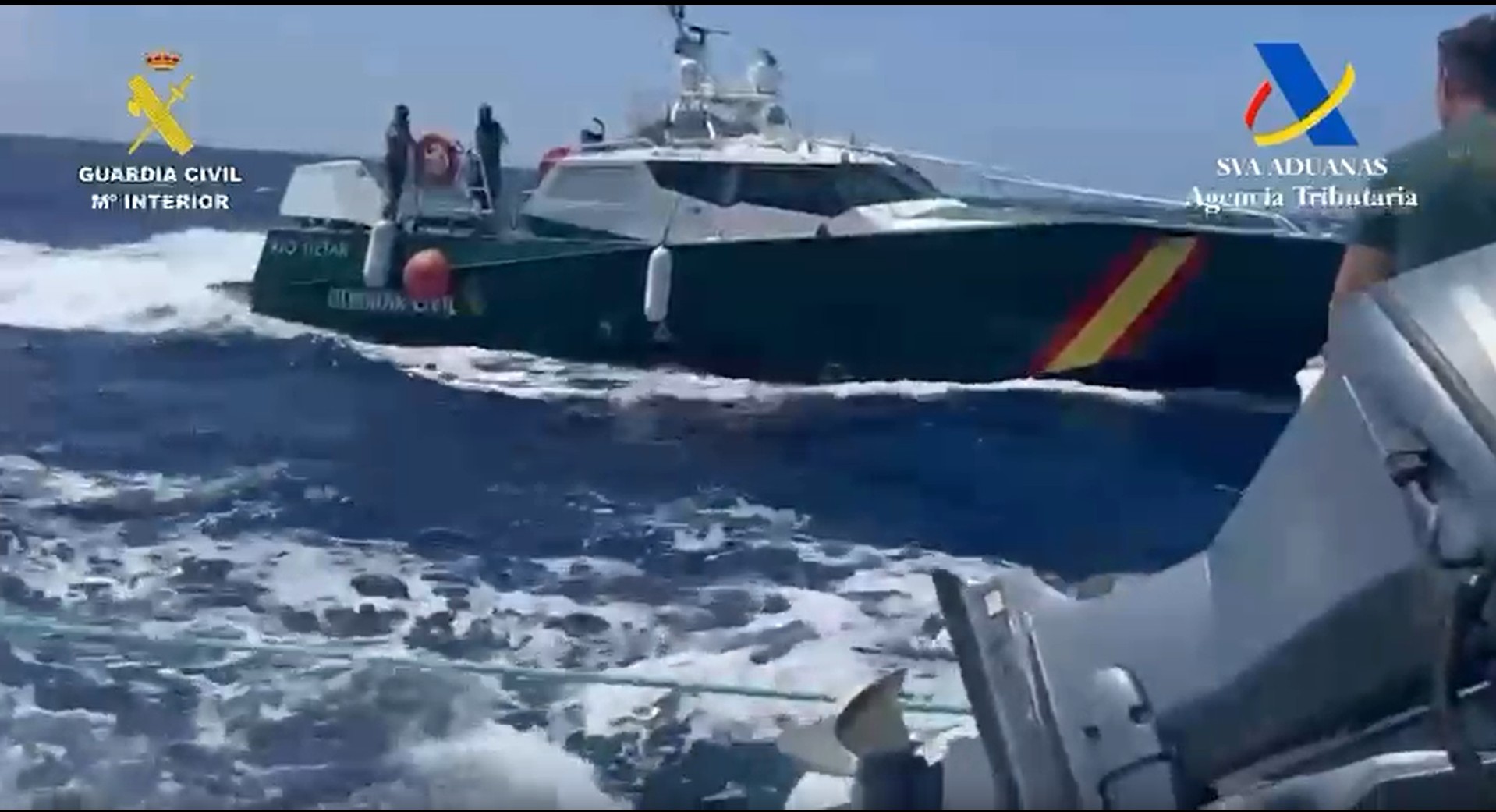 La patrullera de la Guardia Civil atacada por los narcos.