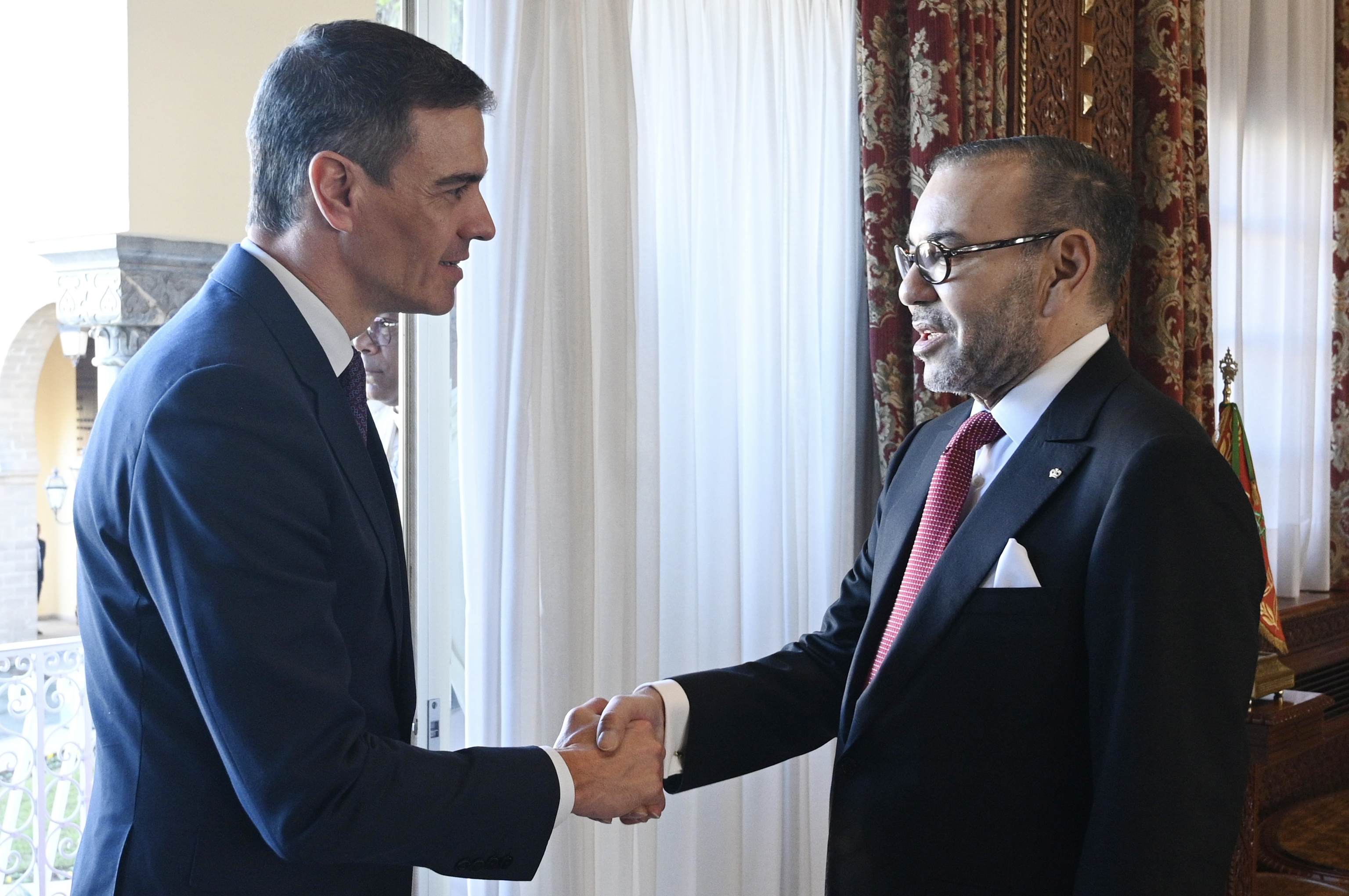 Con el rey de Marruecos, Mohamed VI, en febrero de 2024 en Rabat.