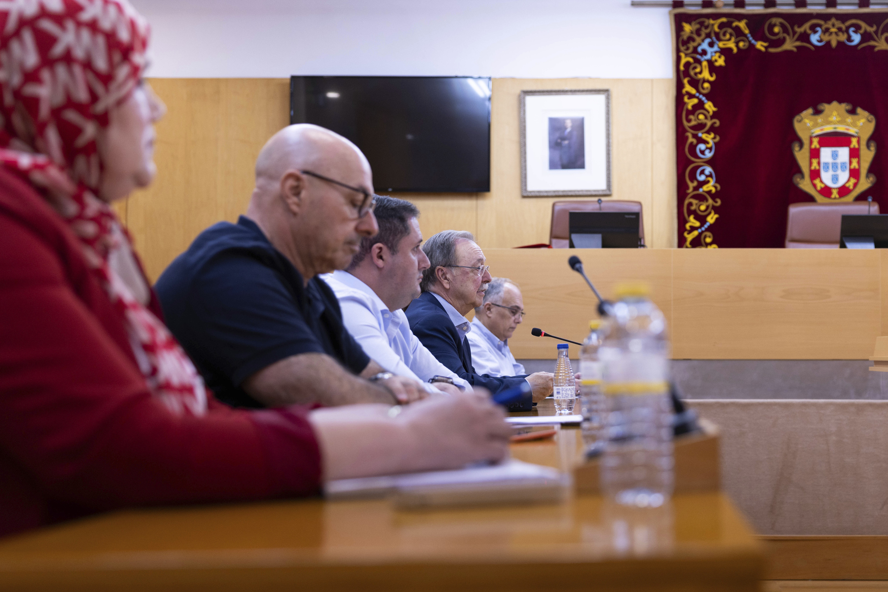 Vivas, segundo por la derecha, en su reunión con vecinos.