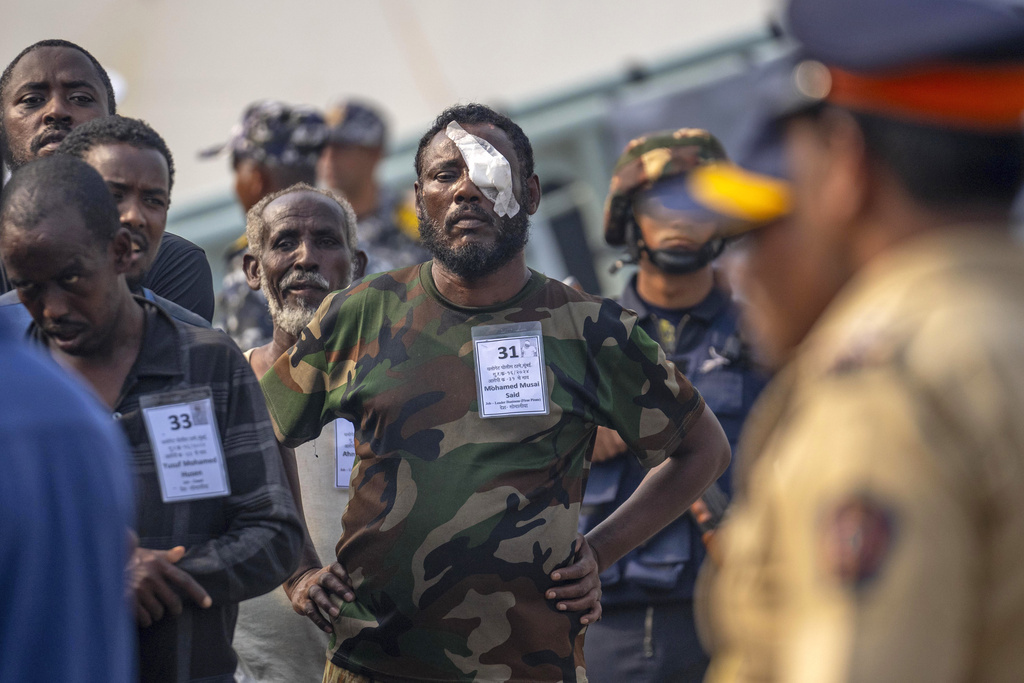 Piratas somal�es capturados por la armada de la India.