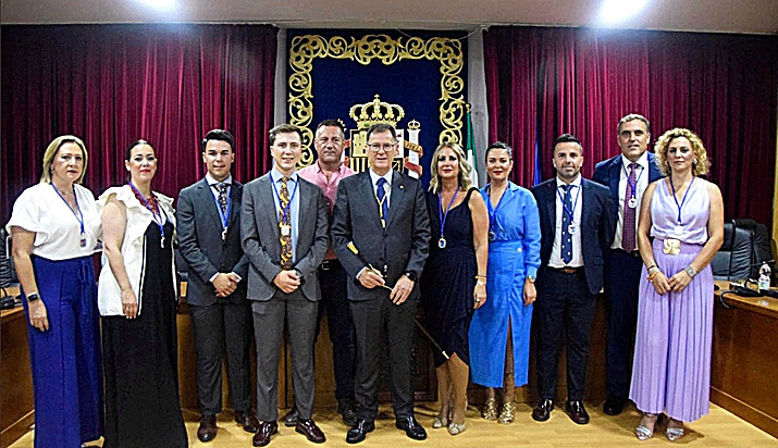 Pleno del Ayuntamiento de Burguillos, en marzo de 2025.