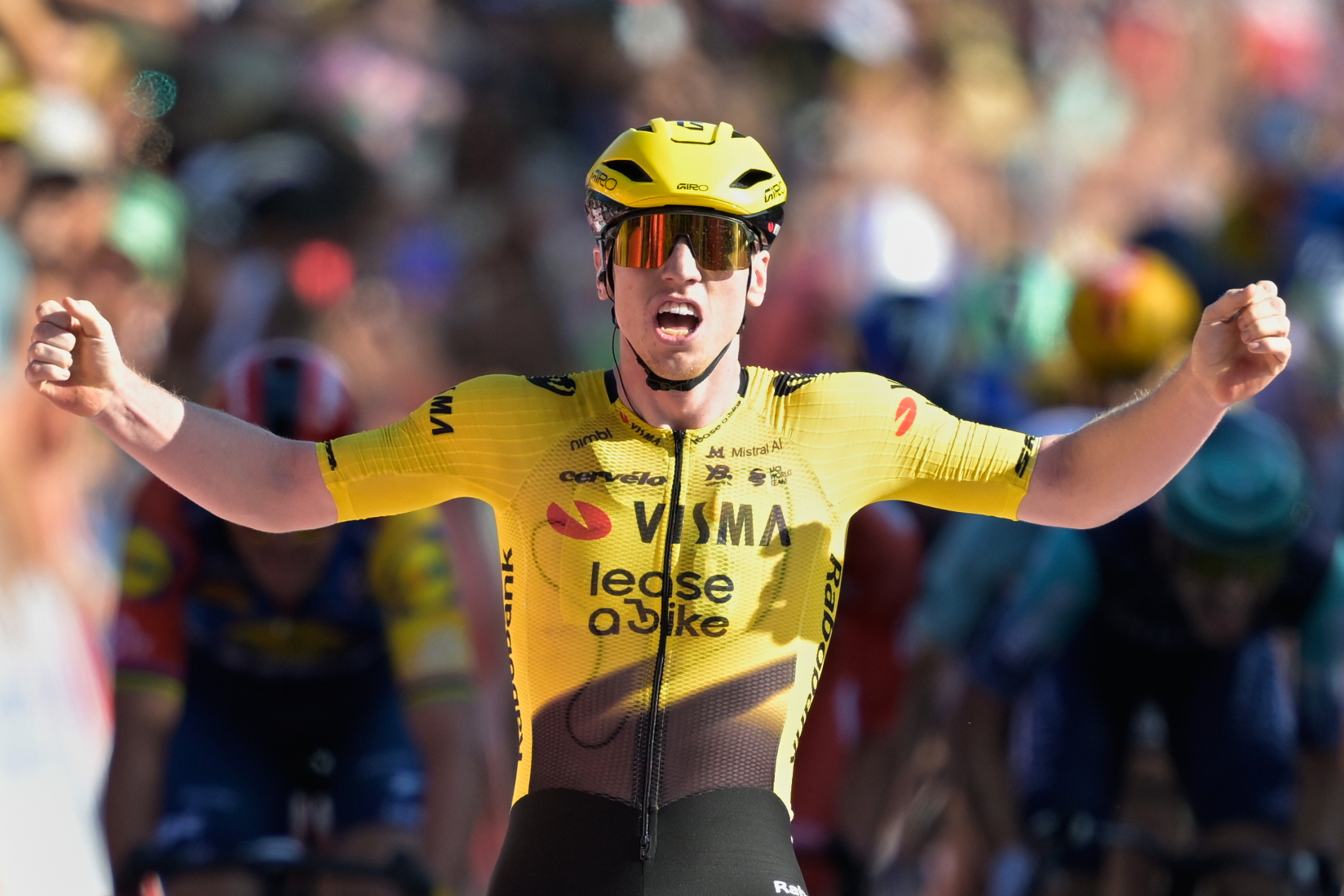 El brit�nico Matthew  Brennan celebra su victoria.