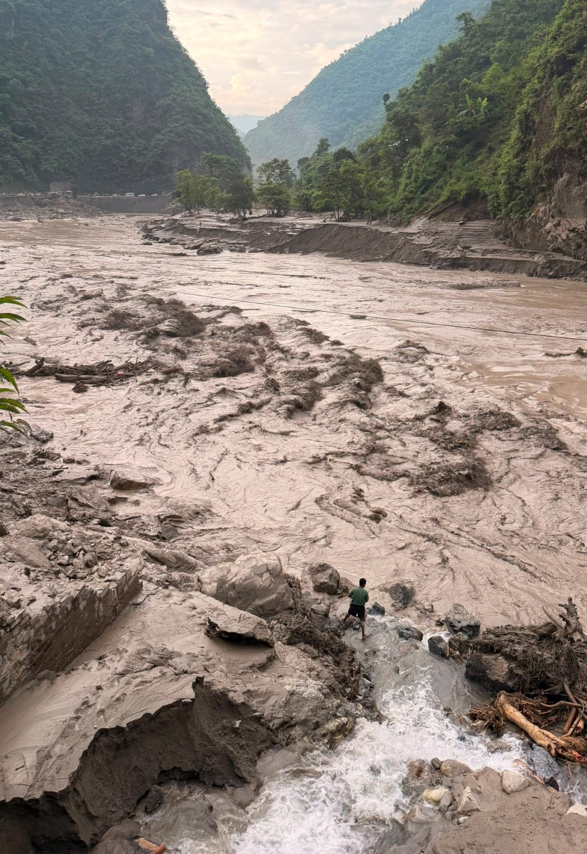 Imagen del río Trishuli tras la tragedia tomada por los turistas italianos.