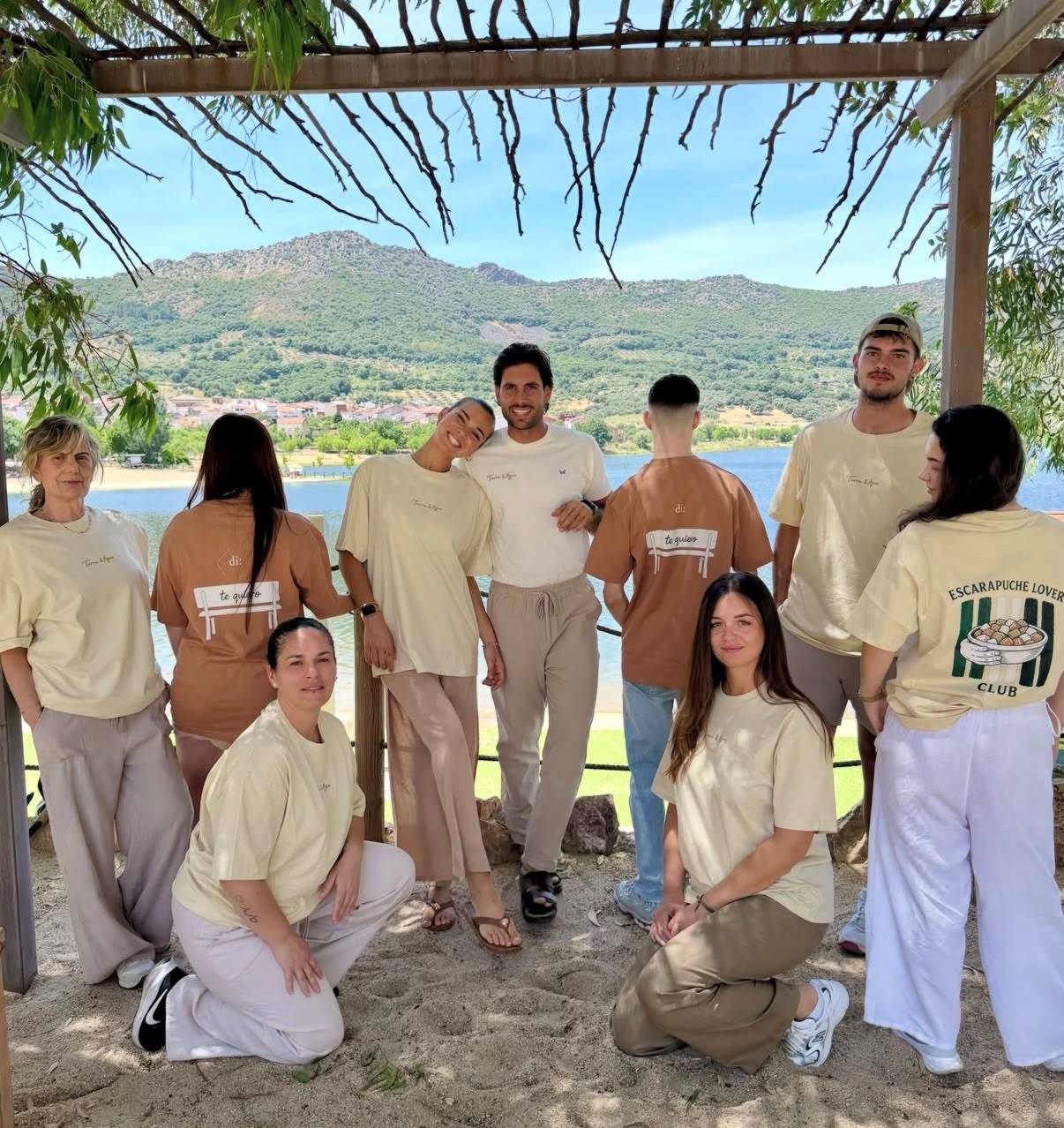 María del Mar y el equipo del restaurante Tierra y Agua