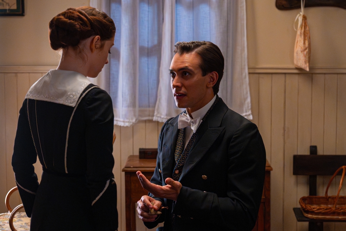 Avance de 'La Promesa', capítulo de hoy, lunes 31 de agosto: Martina y Adriano se despiden con un beso