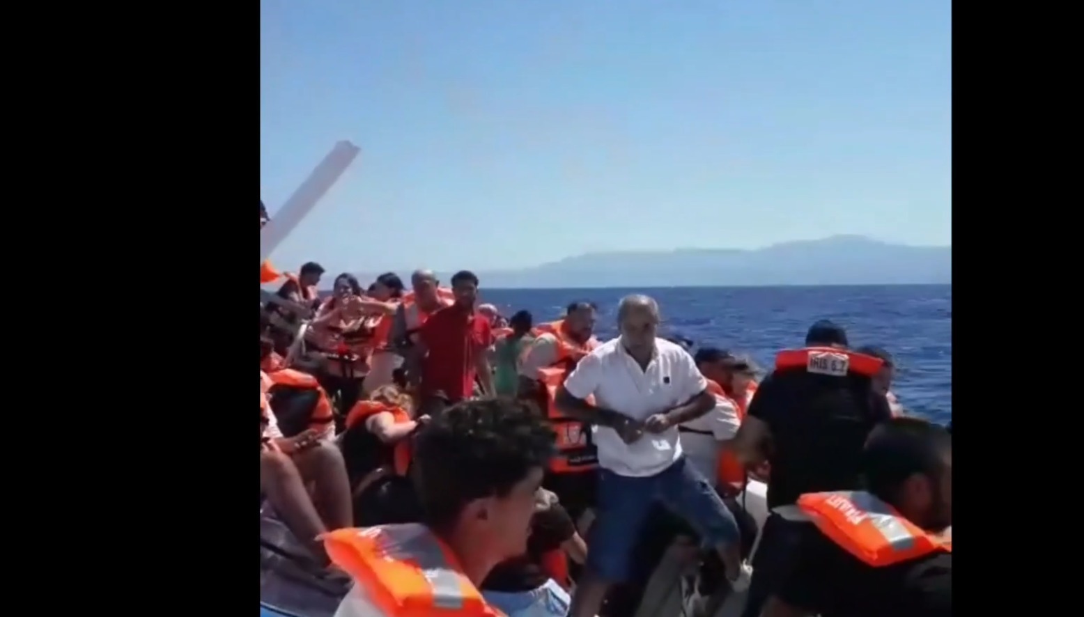 El barco de pasajeros.