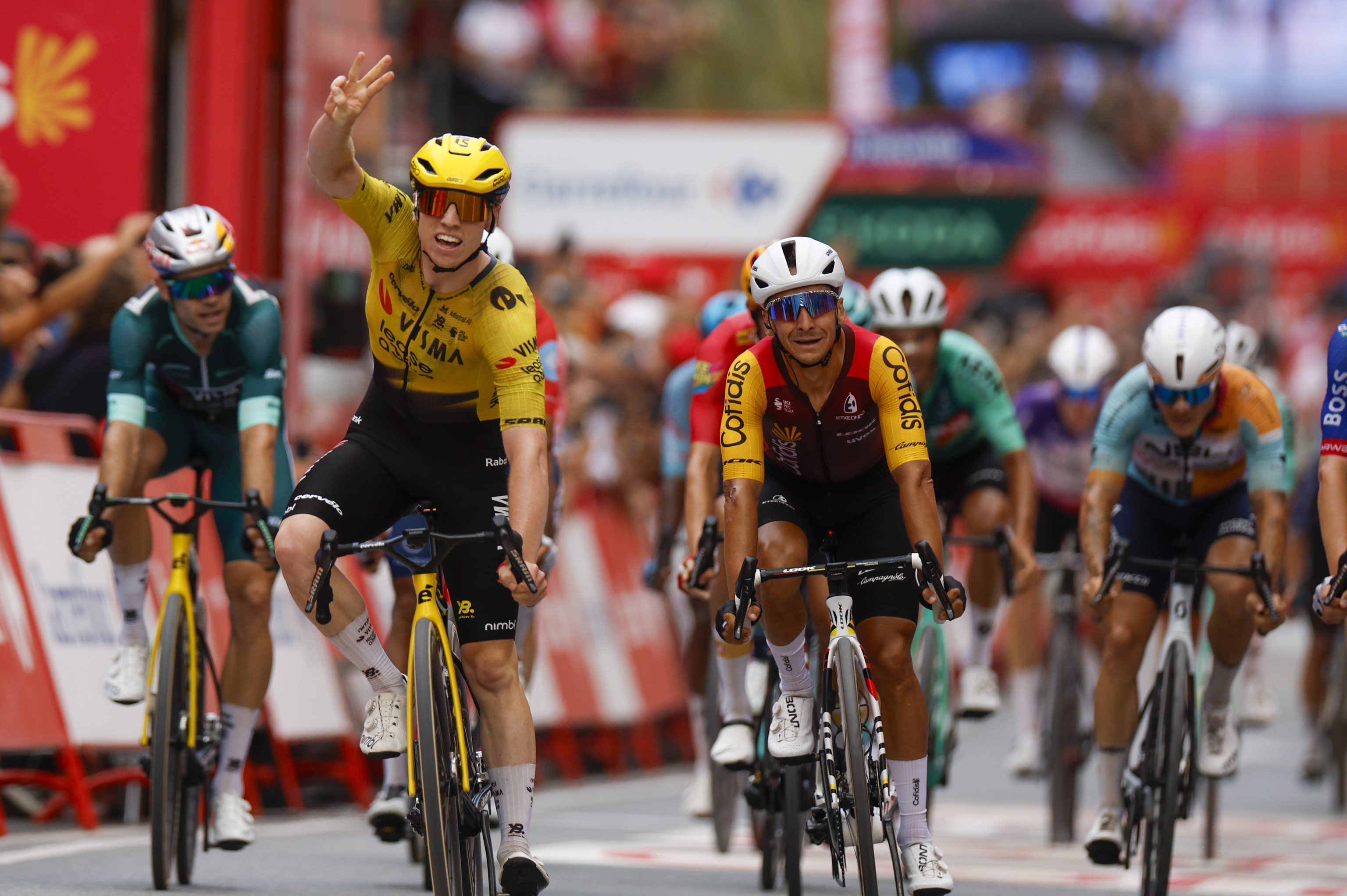 Brennan celebra su tercera victoria en esta Vuelta.