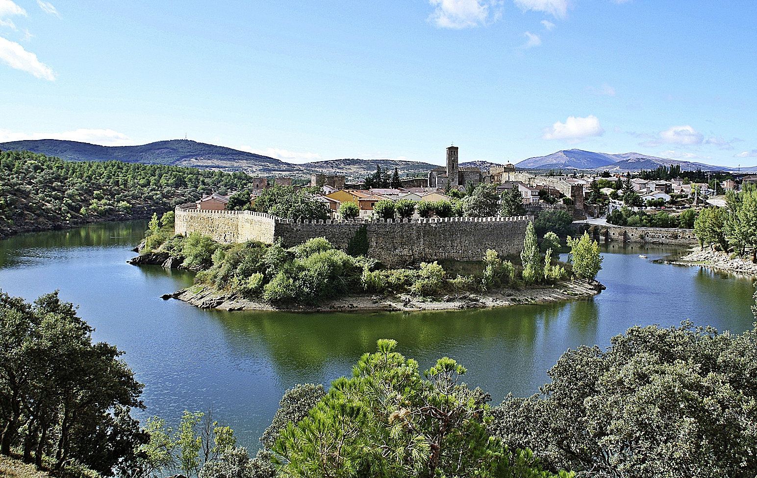 Buitrago de Lozoya.