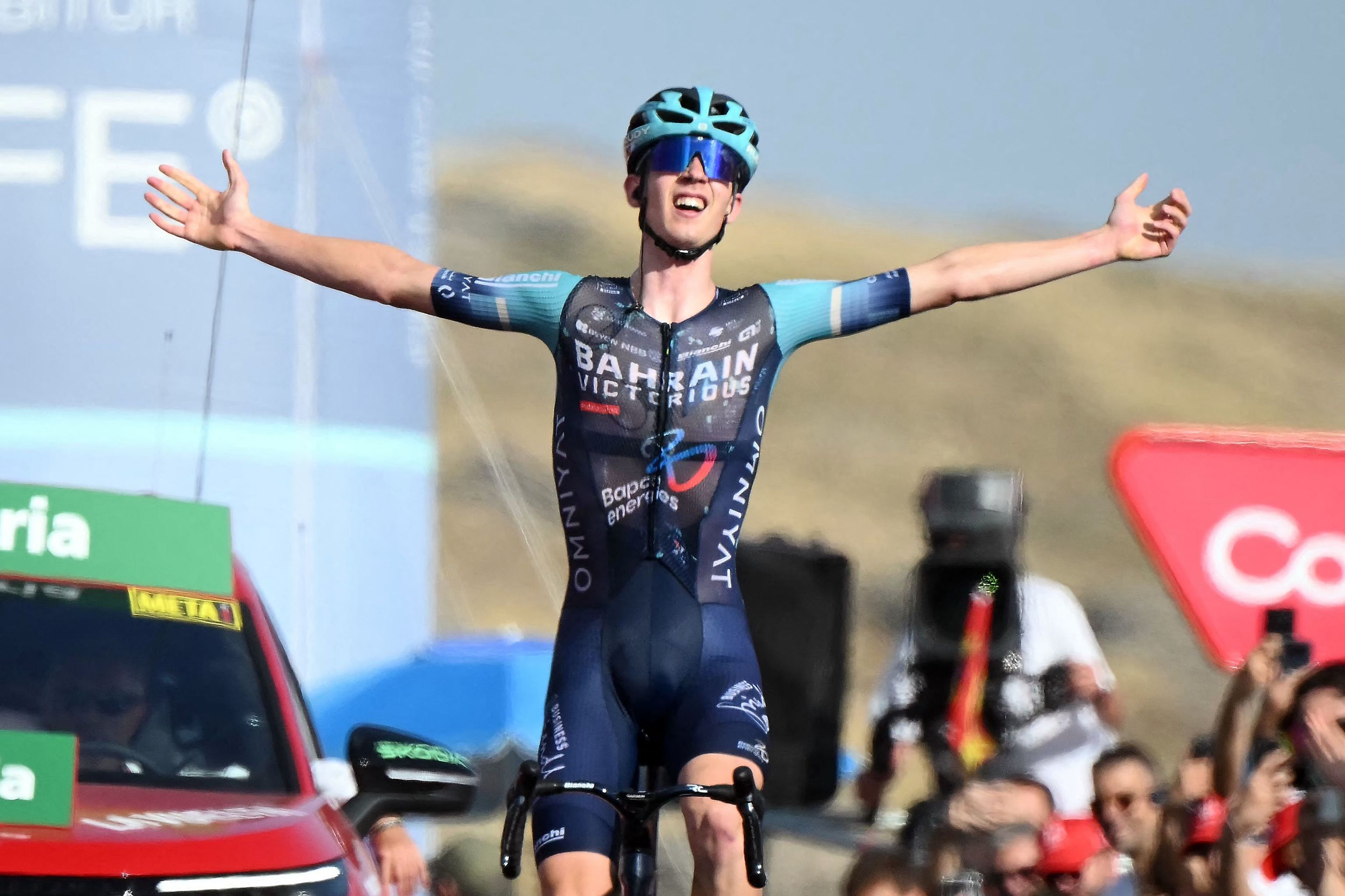 El esloveno Jakob Omrzel celebra el triunfo en Calar Alto.