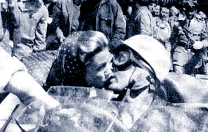 Alfonso Portago, en una carrera en 1956.