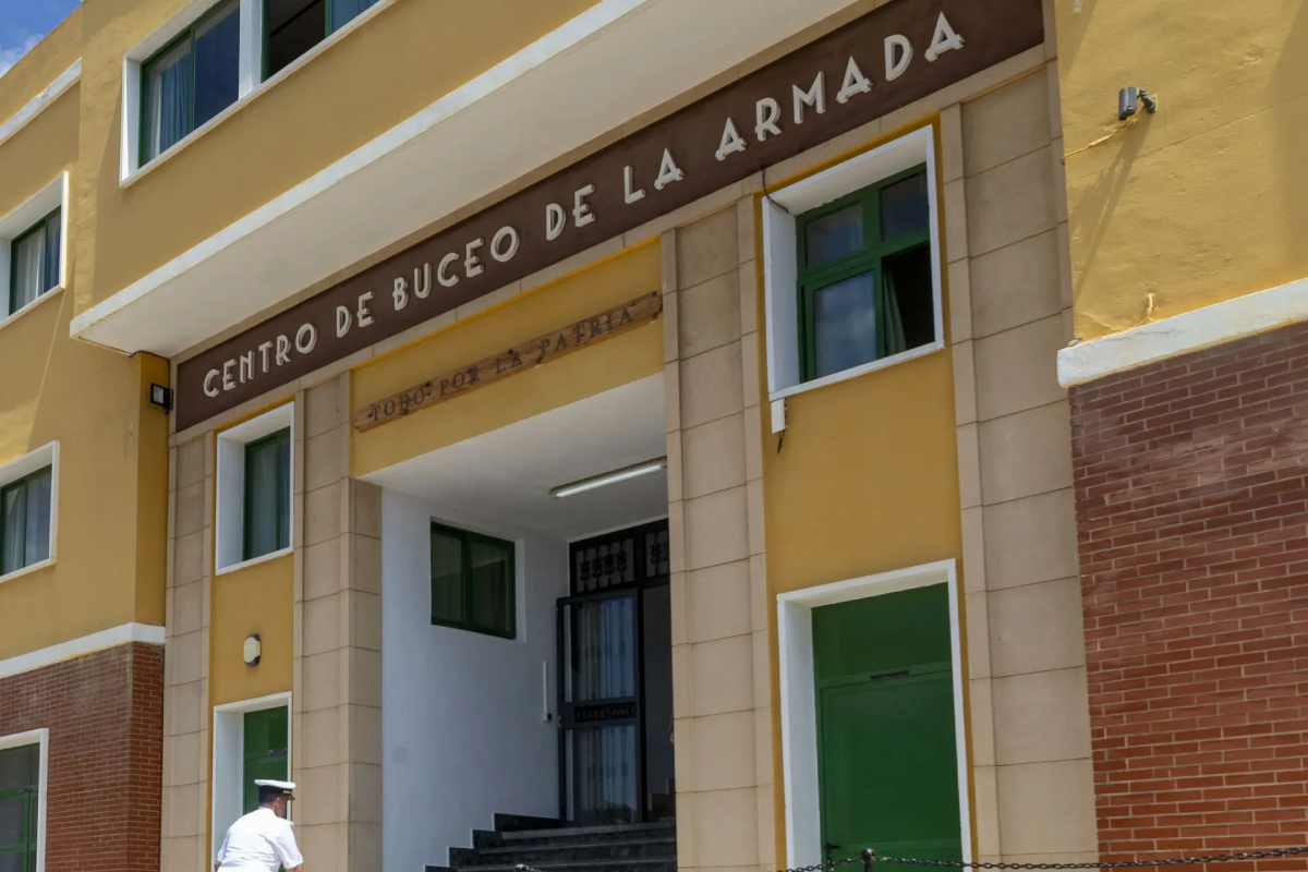 El centro de buceo de la Armada en Cartagena (Murcia).