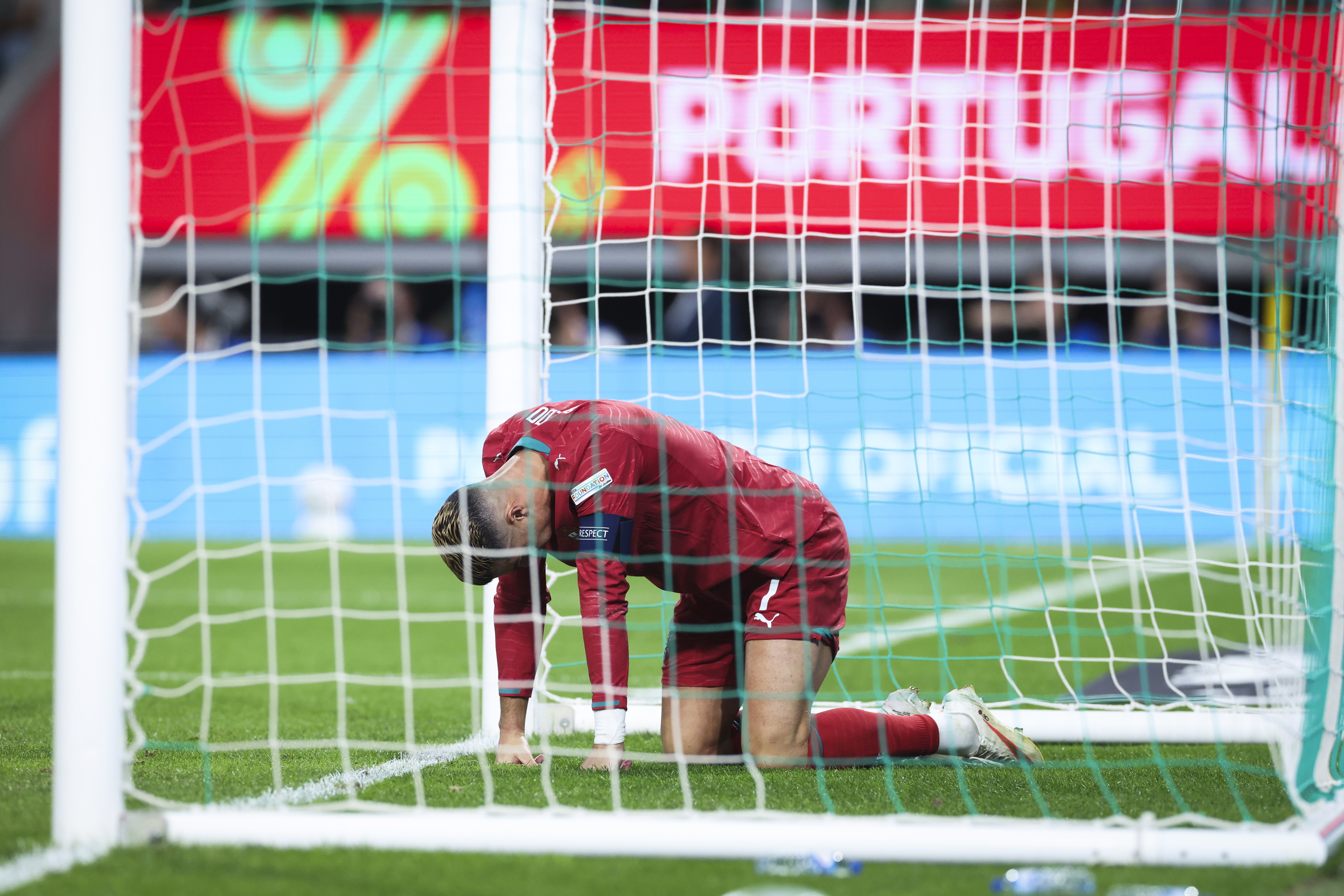 Ronaldo, frustrado por no poder marcar.