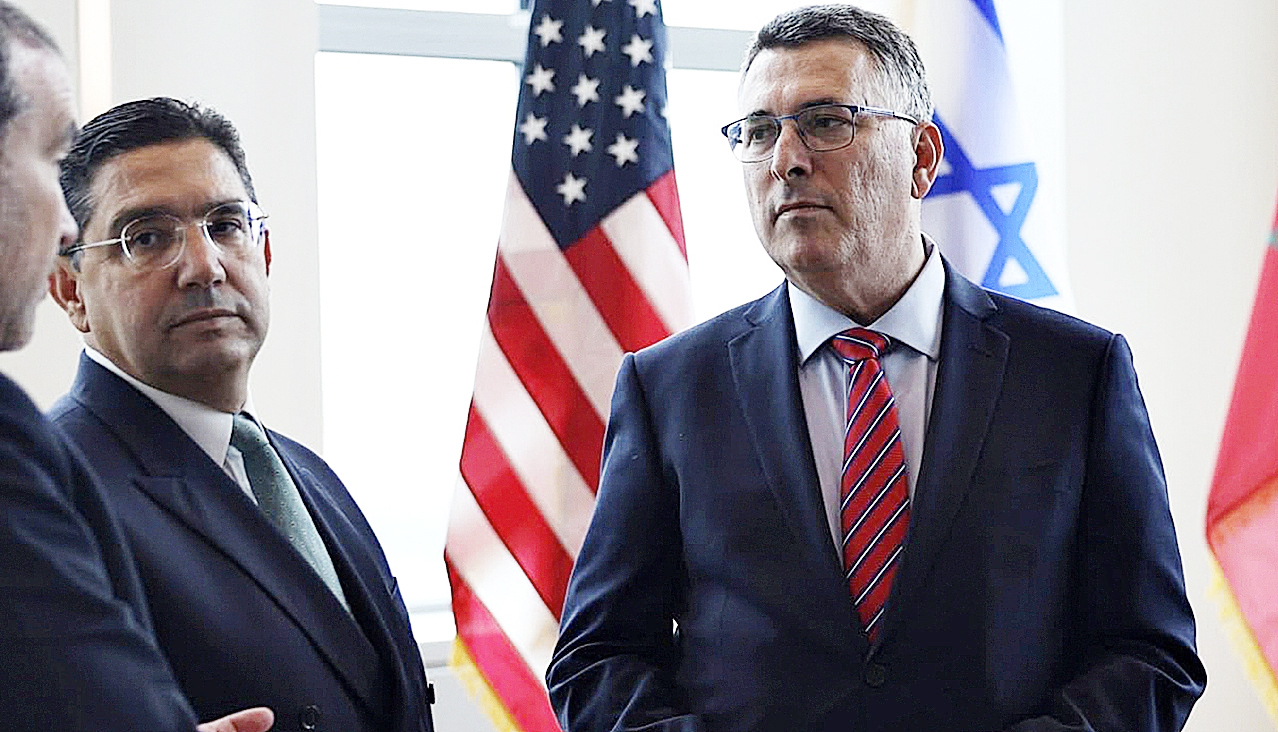 El ministro de Exteriores marroquí, Nasser Bourita, y su homólogo israelí, Gideon Sa'a, en Nueva York.