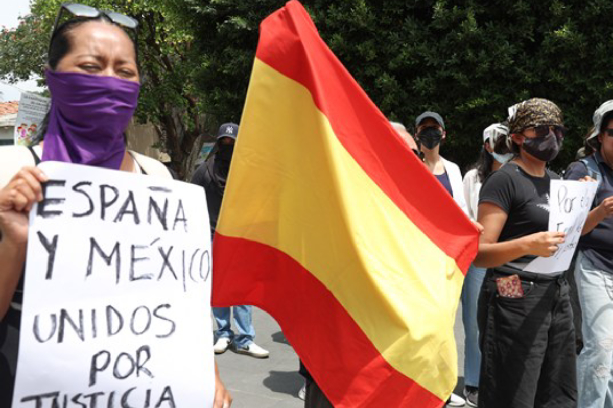 Estudiantes de la Universidad Autónoma del Estado de Morelos durante una manifestación tras el asesinato de Claudia Tacoronte.
