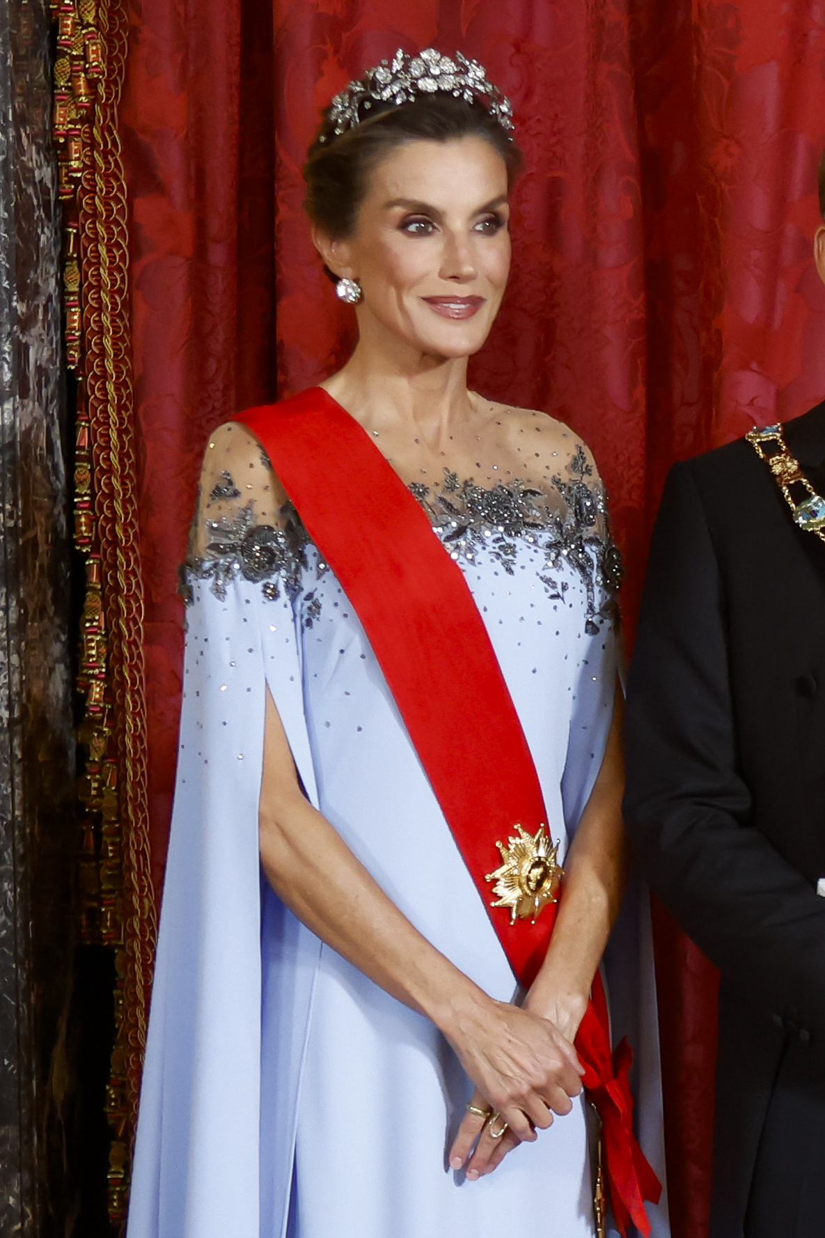 La Reina Letizia con vestido de Carolina Herrera New York cedido por Puig en calidad de pr�stamo.