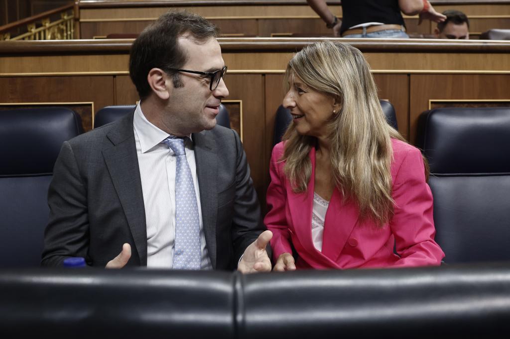 Los vicepresidentes Carlos Cuerpo y Yolanda Díaz, este miércoles, en el Congreso de los Diputados.