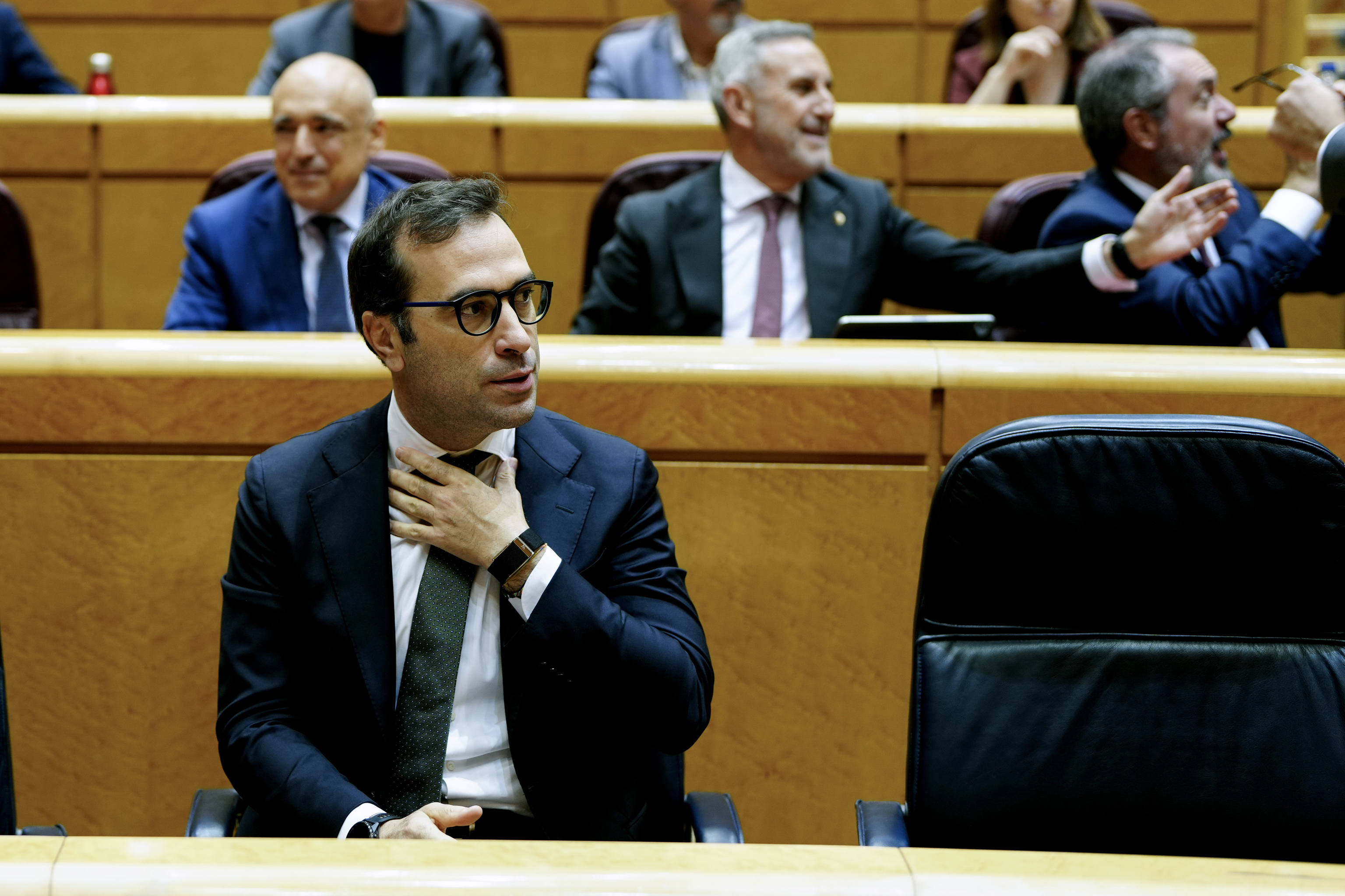 El vicepresidente primero y ministro de Economía, Carlos Cuerpo, durante la sesión de control del pleno del Senado este martes.