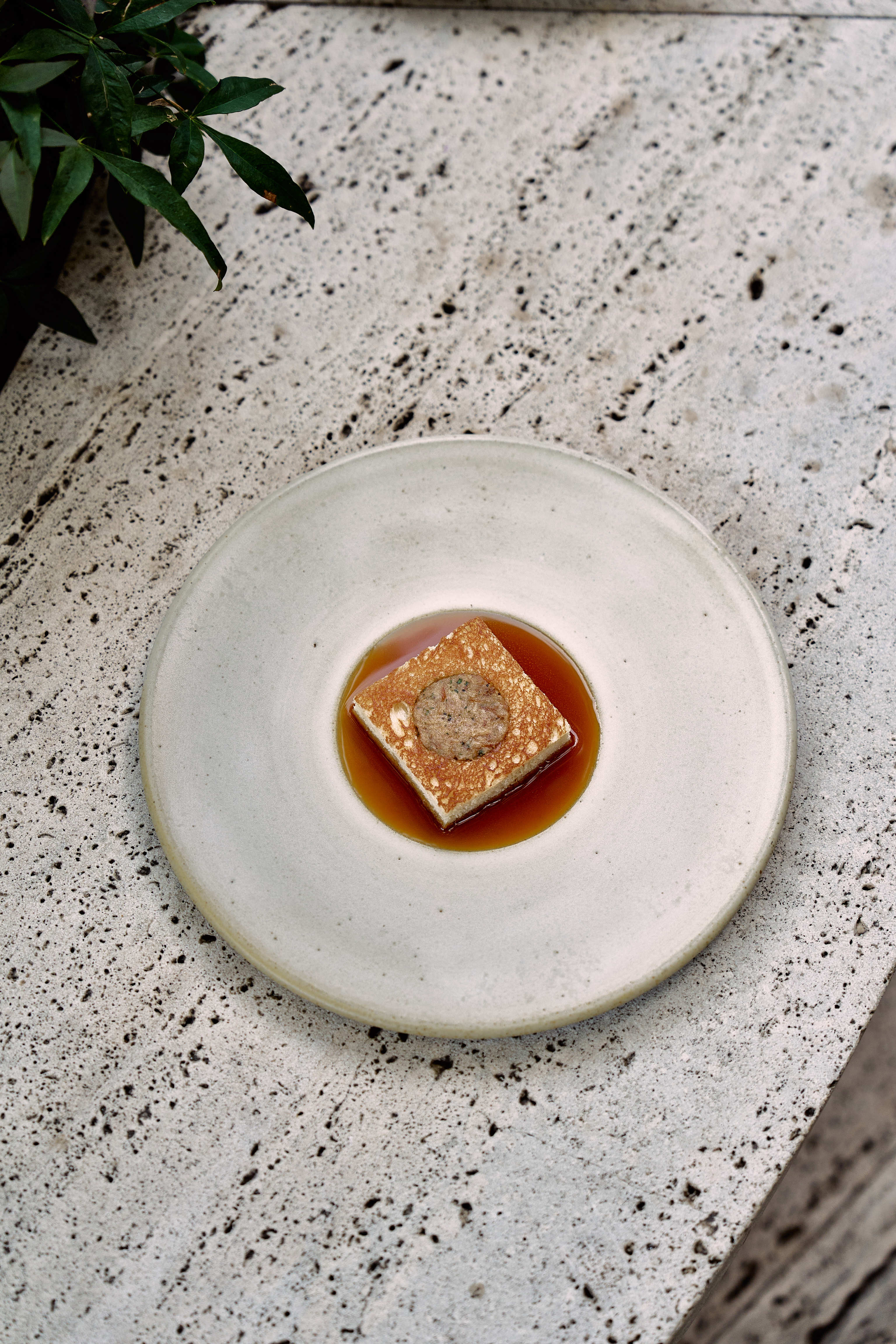 Cuello, redaño, rillete, tostada y demi-glace, en OSA.