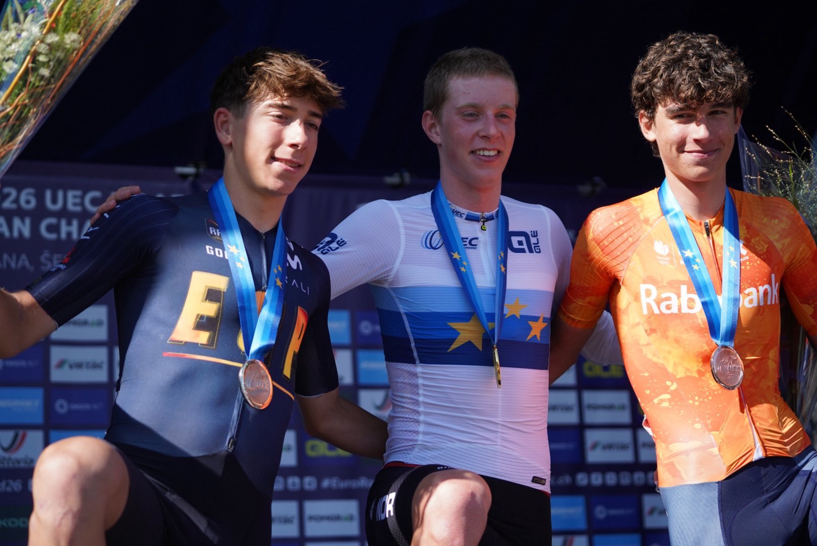 Martinez, a la izquierda, Dybing y Van den Biggelaar, en el podio.