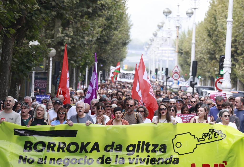 Cabecera de la protesta en San Sebastián.