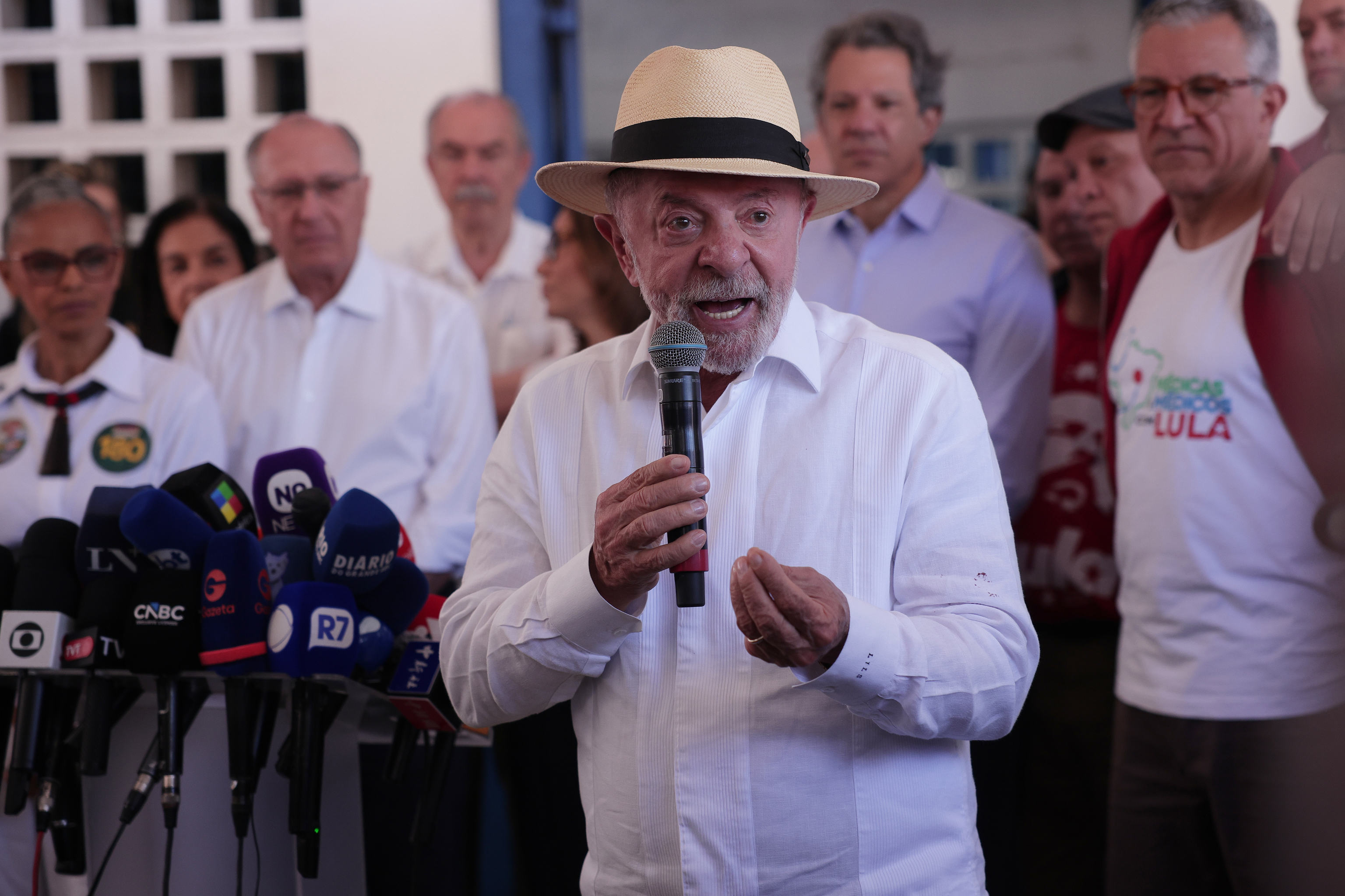 El presidente brasileño, Luiz Inácio da Silva, tras votar en Sao Bernardo do Campo.