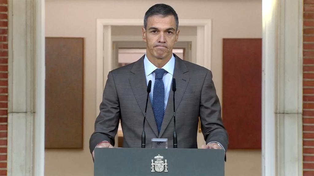 Pedro Sánchez, este lunes, durante su comparecencia desde La Moncloa.