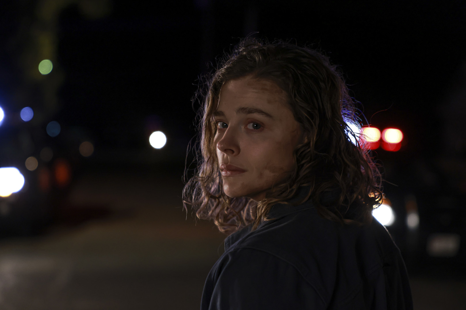 Chloë Moretz en un fotograma de 'Found Alive'.