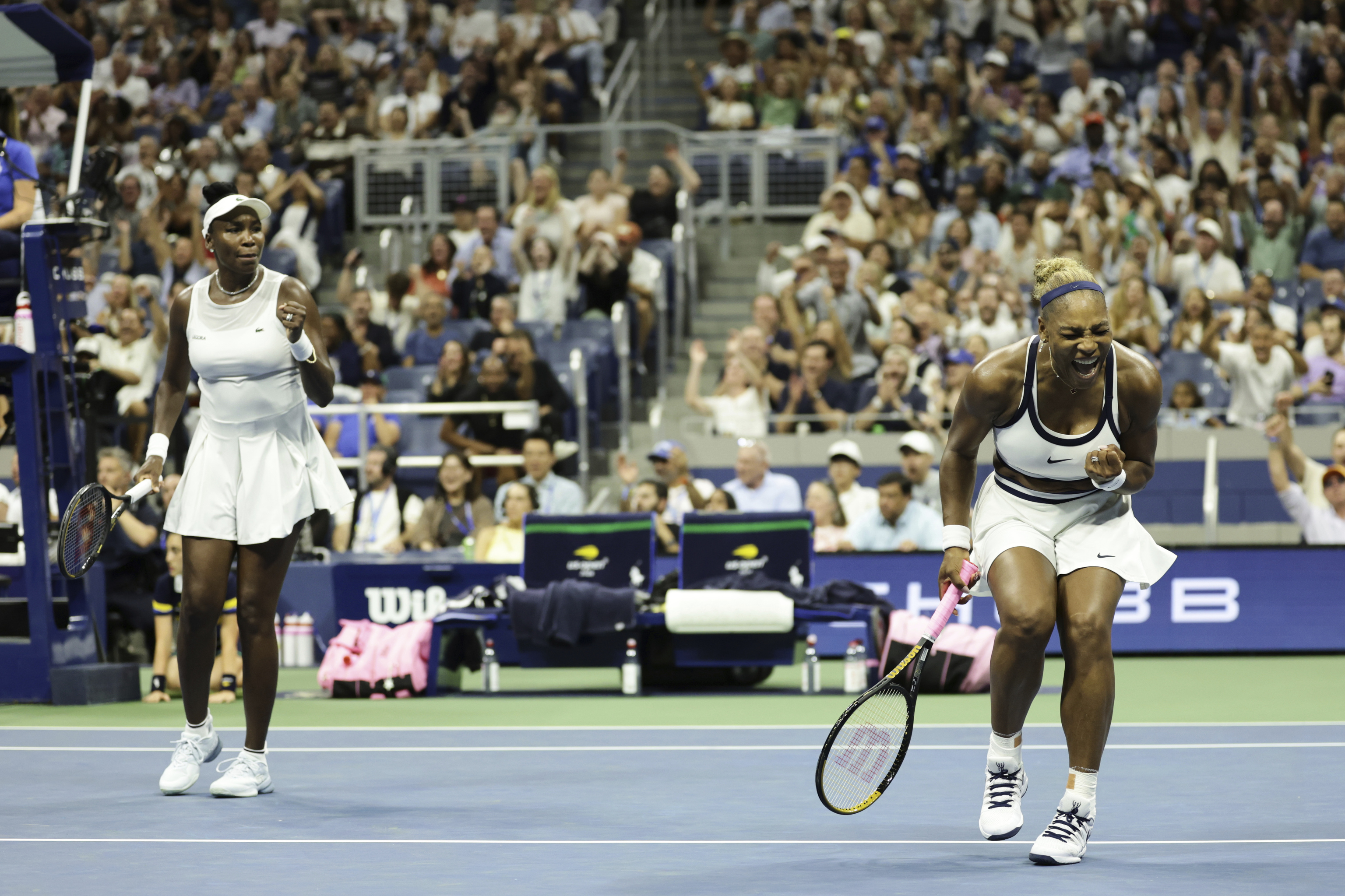 Serena y Venus Williams, en un partido del US Open.