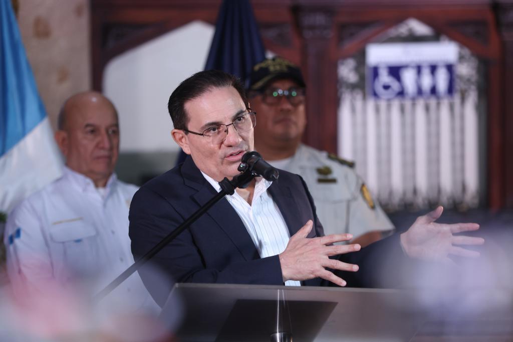 El ministro de Gobernación (Interior) de Guatemala, Marco Antonio Villeda, durante su comparecencia sobre el asesinato de Solórzano Foppa