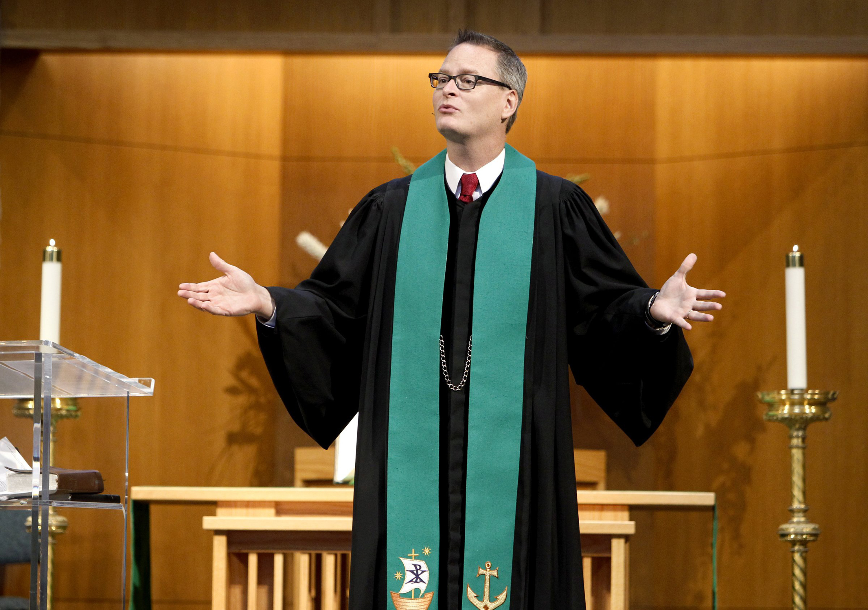 Adam Hamilton, hace unos años, pronunciando un sermón en la Wesley Covenant Chapel de la Iglesia de la Resurrección, en Leawood, Kansas.