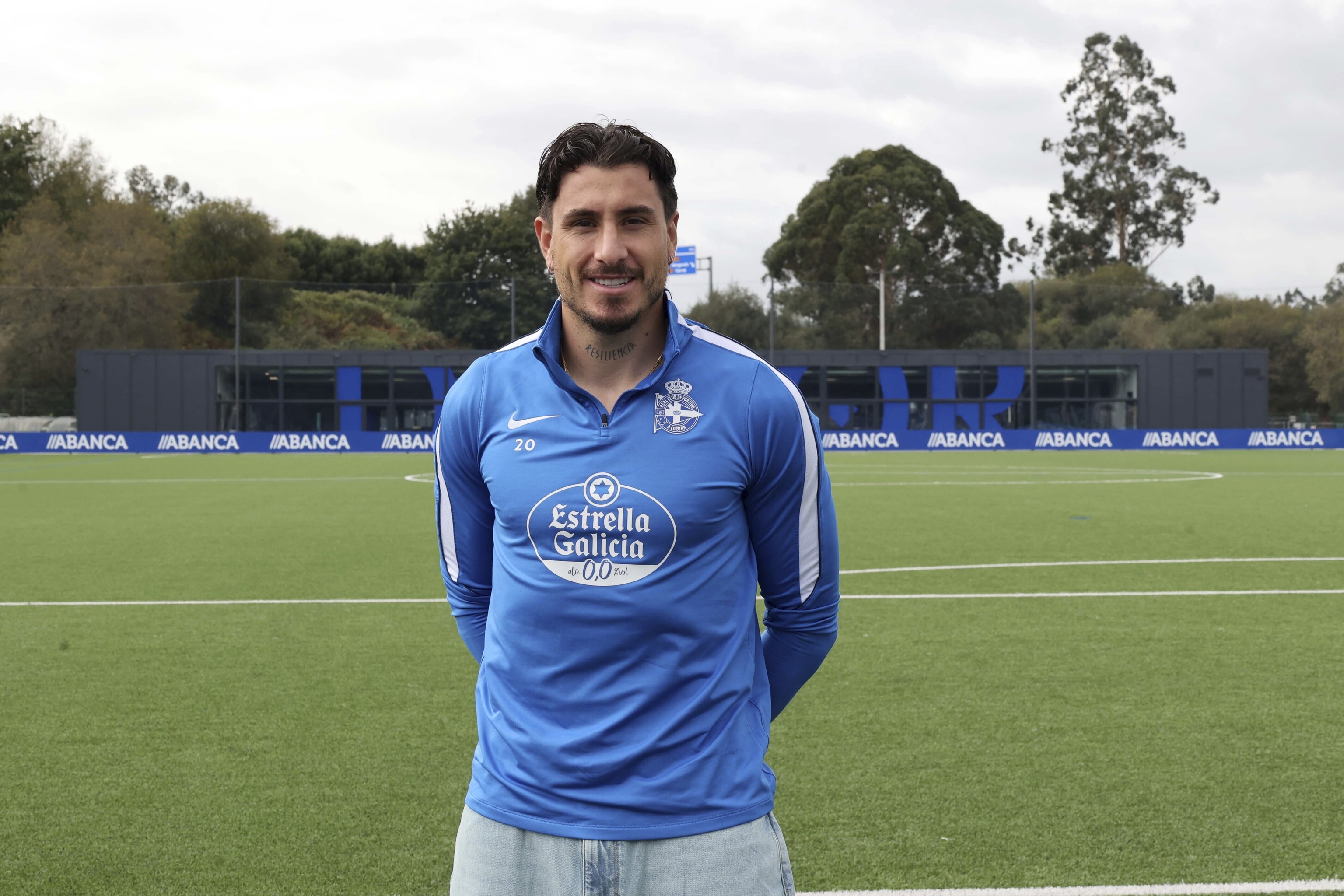 Josema Giménez, con la camiseta de entrenamiento del Dépor.