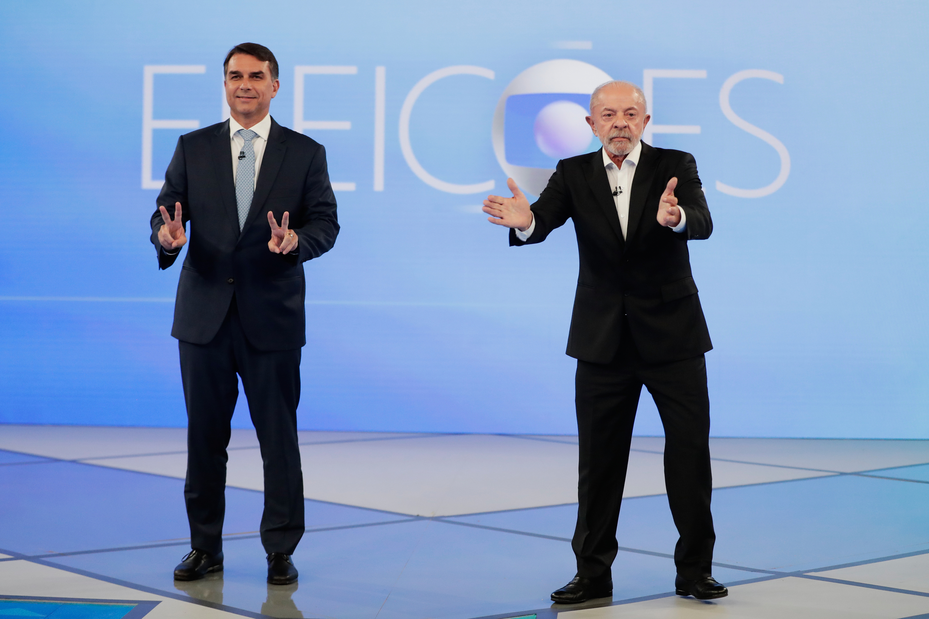 Lula y Bolsonaro, antes de comenzar el debate.