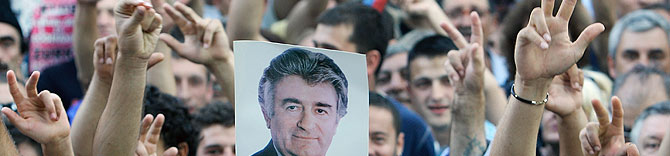 Miles de serbios se manifiestan en Belgrado contra la extradición de ...