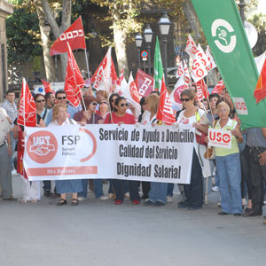 Un centenar de personas se concentran en Palma por mercado de trabajo ...