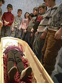 Juegos contra el miedo a la muerte | Cultura | elmundo.es