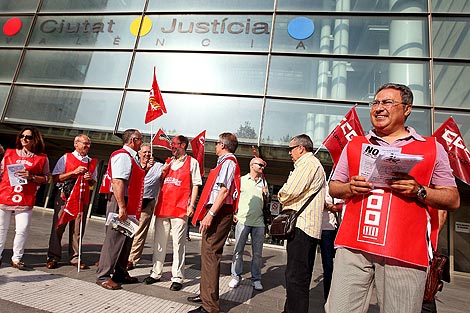 Los sindicatos cifran el seguimiento de la huelga en un 72%, el Consell ...