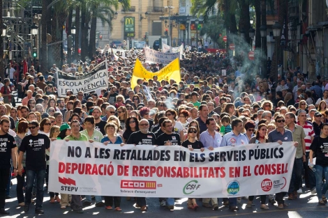 Profesores y estudiantes claman contra los recortes en Valencia ...