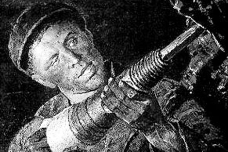 Stajanov extrajo 102 toneladas de carb�n en seis horas en 1935, seg�n la propaganda sovi�tica. Stajanov extrajo 102 toneladas de carb�n en seis horas en 1935, seg�n la propaganda sovi�tica.