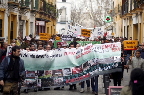 Seis mil personas salen a la calle para pedir el fin de los desahucios ...