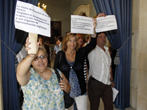 La alcaldesa de Alicante expulsa del pleno a asesores y empleados ...